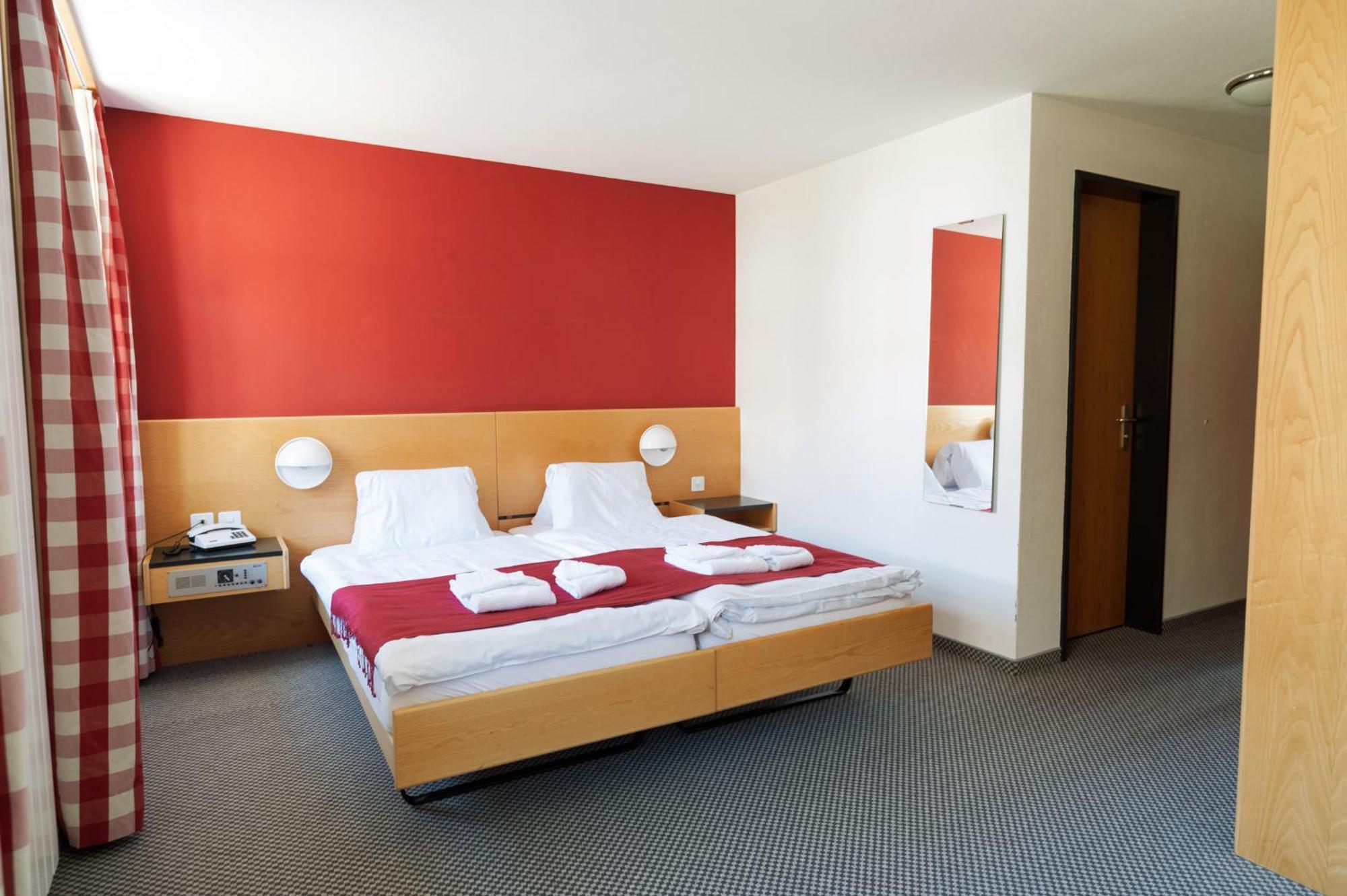 Hotel Aurora Ardez Exteriör bild
