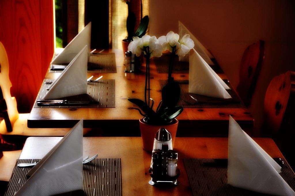 Hotel Aurora Ardez Restaurang bild